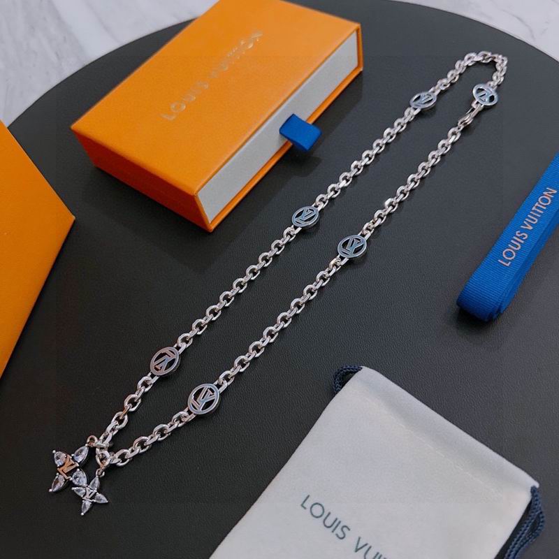 LV Necklace 01yxx304